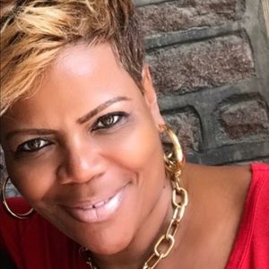 Meet your Posher, Brenda